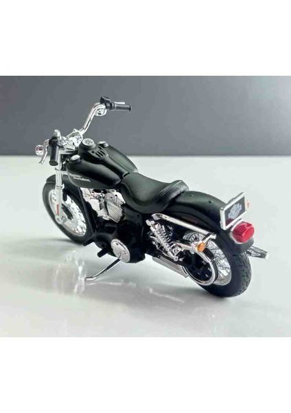 1:18 2006 H. D Dyna Street Bob Motosiklet modelleri