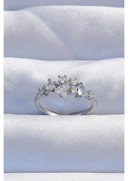 Pirinç Gümüş Renk Zirkon Taşlı Damla Detay Ayarlanabilir Yüzük