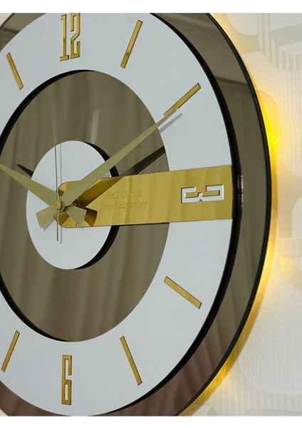 Beyaz bronz cam saat, şık tasarım ve modern stil, 40x40 boyut, metalik renk modelleri