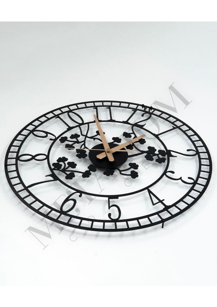 Modern siyah metal duvar saati, roma rakamları ve pusula teması, 45x45 cm modelleri