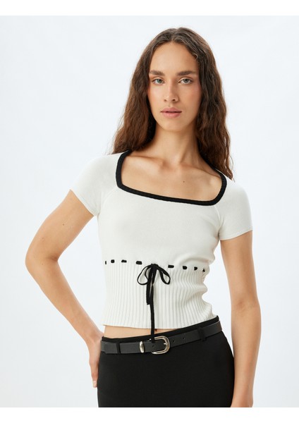 Crop Kazak Kısa Kollu Fiyonk Detaylı Kare Yaka Slim Fit modelleri