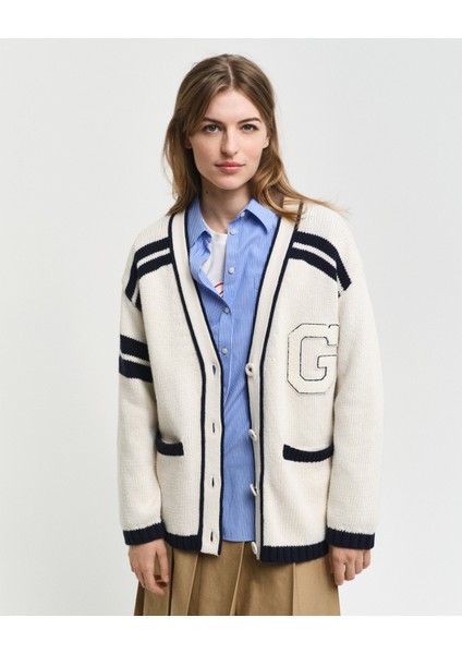 Kadın Beyaz Oversize Fit Klasik Yaka Logolu Hırka 4805281.130
