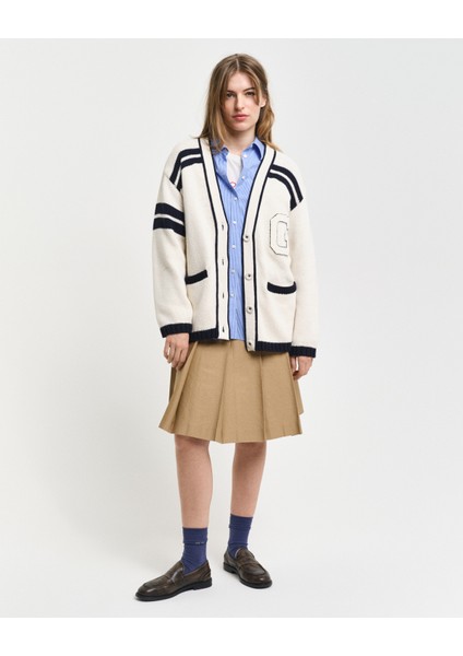 Kadın Beyaz Oversize Fit Klasik Yaka Logolu Hırka 4805281.130