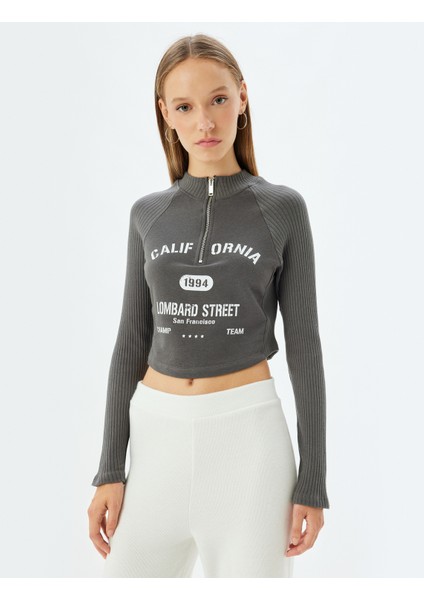 Crop Tişört Uzun Kollu Yarım Fermuarlı Slogan Baskılı Slim Fit modelleri
