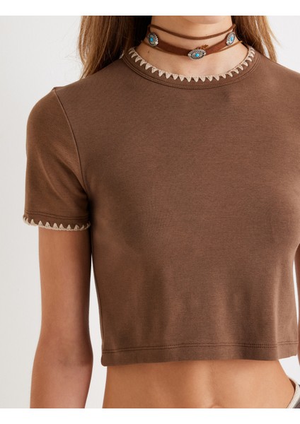 Kroşe Detaylı Crop Tişört Kısa Kollu Bisiklet Yaka indirimleri