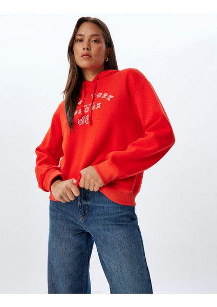 Kapşonlu Sweatshirt Şehir Baskılı Uzun Kollu