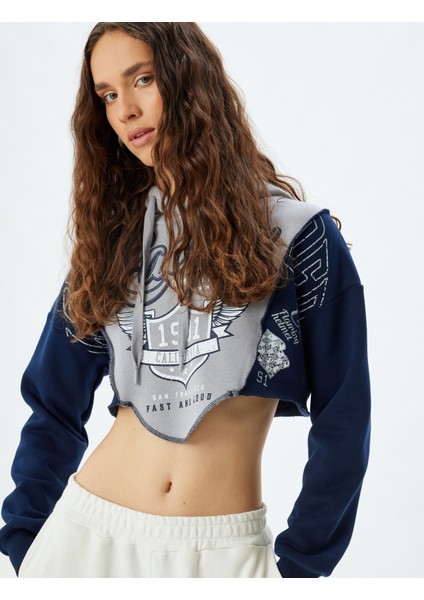 Crop Kapşonlu Sweatshirt Asimetrik Baskılı Renk Bloklu