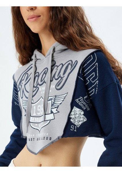 Crop Kapşonlu Sweatshirt Asimetrik Baskılı Renk Bloklu indirimleri