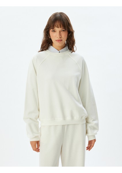 Basic Sweatshirt Bisiklet Yaka Uzun Kollu modelleri