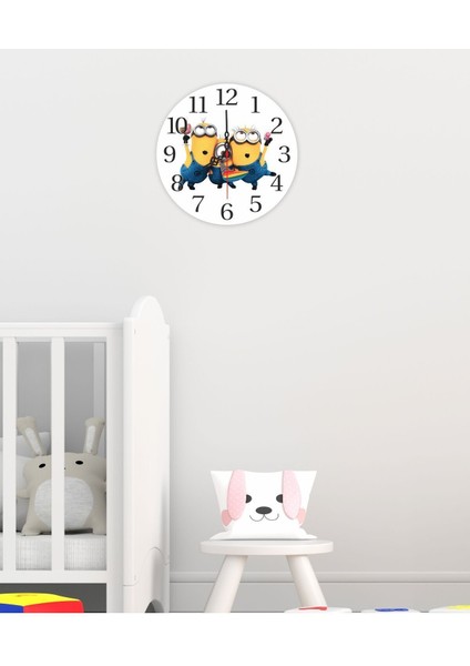 Çocuk odası için renkli ahşap minyonlar duvar saati 30x30 modern tasarım