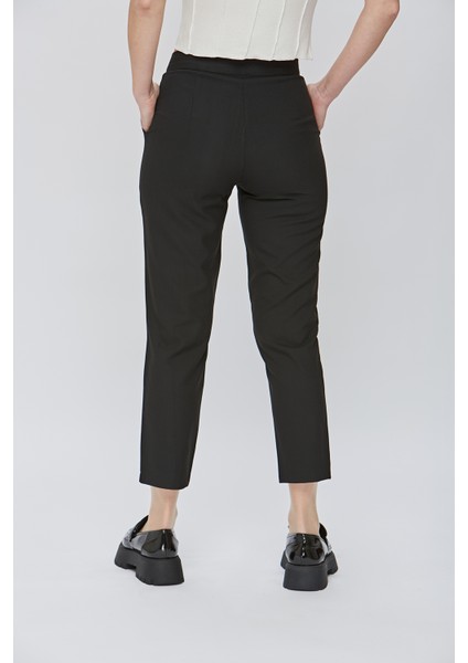 Bilekte Dokuma Kumaş Siyah Pantolon modelleri