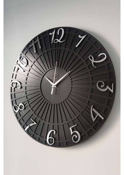 Gümüş ve siyah renkli, 50cm doğa temalı şık duvar saati, sessiz mekanizma fiyatları