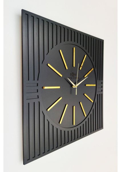 Kare Çizgi Desenli Gold Pleksi Siyah ve Altın Renkli Modern Duvar Saati 50x50