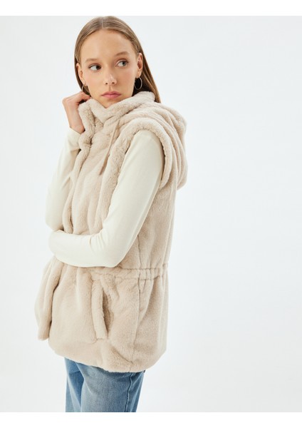 Suni Kürk Yelek Kapüşonlu Çıtçıt Düğmeli Cep Detaylı