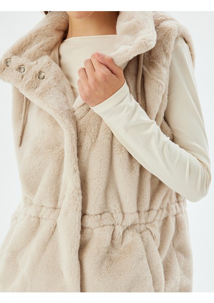 Suni Kürk Yelek Kapüşonlu Çıtçıt Düğmeli Cep Detaylı indirimleri