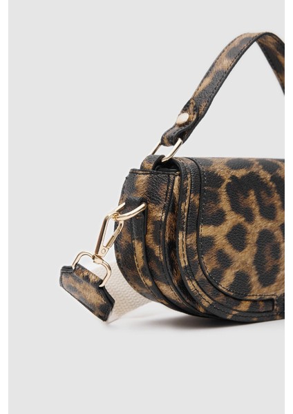 Blu Kapaklı Leopar Desen Çapraz Çanta modelleri