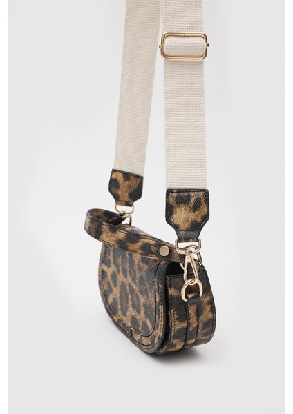 Blu Kapaklı Leopar Desen Çapraz Çanta fırsatları
