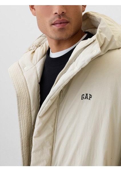 Erkek Kırık Beyaz Gap Logo Kapüşonlu Mont