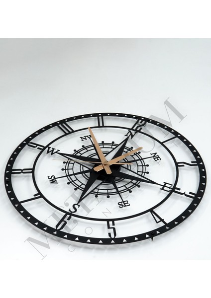 Modern siyah metal duvar saati, pusula temalı, sessiz ve şık 45x45 cm. modelleri