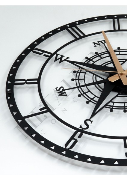 Modern siyah metal duvar saati, pusula temalı, sessiz ve şık 45x45 cm. fırsatları