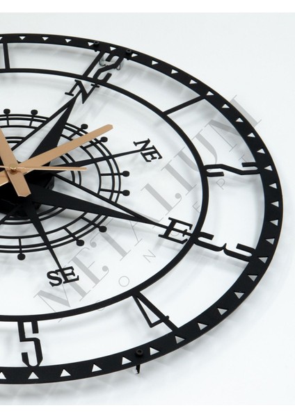 Modern siyah metal duvar saati, pusula temalı, sessiz ve şık 45x45 cm. indirimleri