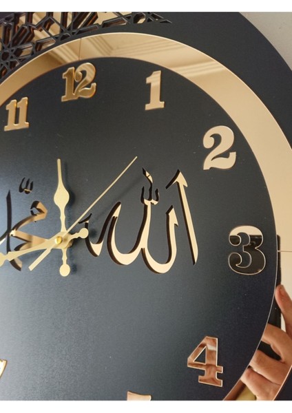 Ahşap ve aynalı Allah-Muhammed motifli duvar saati, 50 cm, siyah-altın renkli, geleneksel stil fırsatları