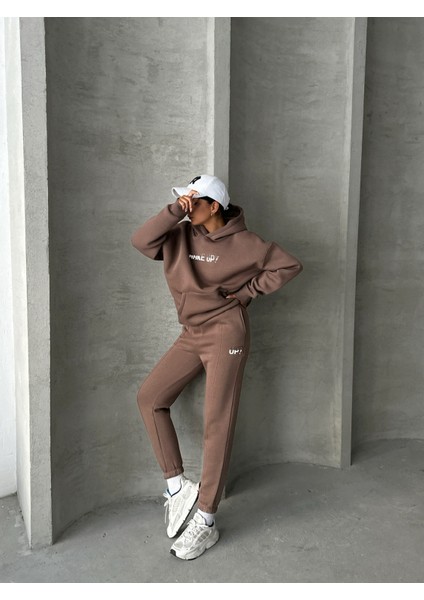 TKM-03630 Kahverengi Wake Up Kabartma Baskılı Kapüşonlu Sweatshirt Jogger Eşofman Üç Iplik Şardonlu Ikili Takım