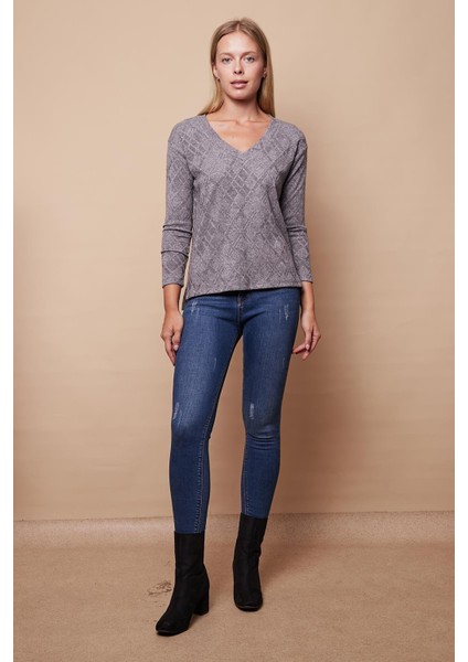 Kadın Desenli Triko V Yaka Yanları Yırtmaçlı Düşük Omuzlu Uzun Kol Bluz-Gri