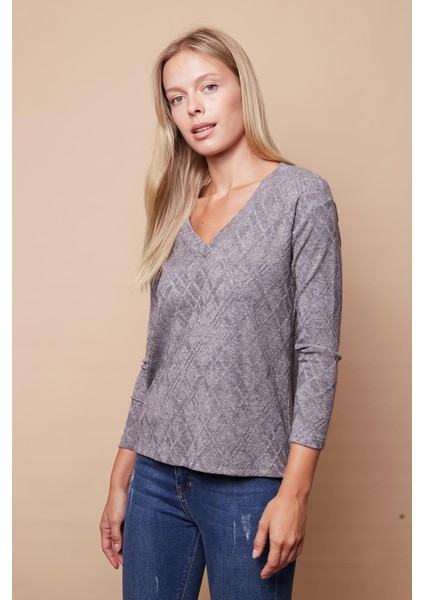 Kadın Desenli Triko V Yaka Yanları Yırtmaçlı Düşük Omuzlu Uzun Kol Bluz-Gri modelleri
