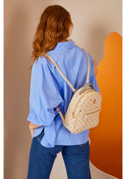 Orta Boy Bej Monogram Kadın Sırt Çantası 05Po22Y1541 Baskılı Bej Fermuarlı Type 4 Suni Deri Suni De