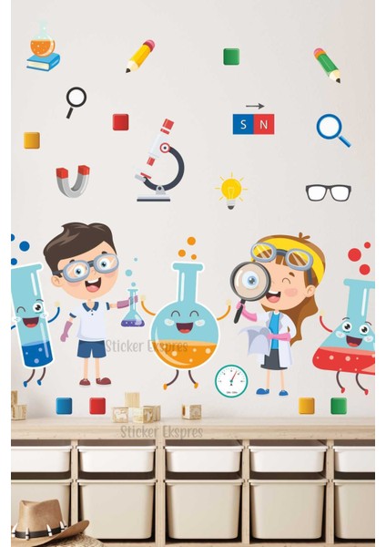 Renkli çocuk odası duvar sticker seti, 5+ parça, figür desenli, eğlenceli dekorasyon.