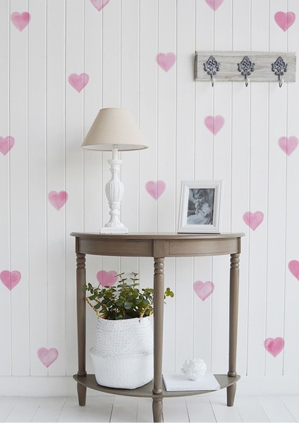 Pembe Kalpler Duvar Stickerı, Şık ve Sevimli Dekorasyon için Mükemmel Seçenek