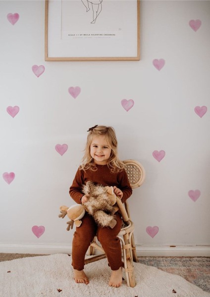 Pembe Kalpler Duvar Stickerı, Şık ve Sevimli Dekorasyon için Mükemmel Seçenek modelleri