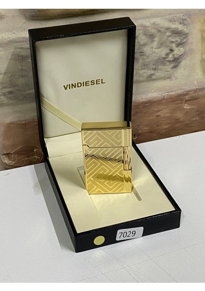 Marka Sarı Gold Renk Gri Labirent Çizgi Desenli Gazlı Model Kişiye Özel Çakmak