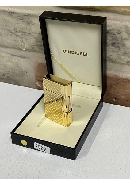 Marka Sarı Gold Renk Gri Labirent Çizgi Desenli Gazlı Model Kişiye Özel Çakmak