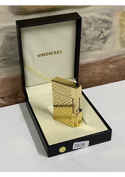 Marka Sarı Gold Renk Gri Labirent Çizgi Desenli Gazlı Model Kişiye Özel Çakmak