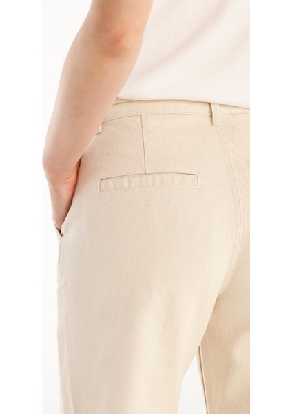 Rahat Kalıp Kemer Detaylı Denim Pantolon fırsatları