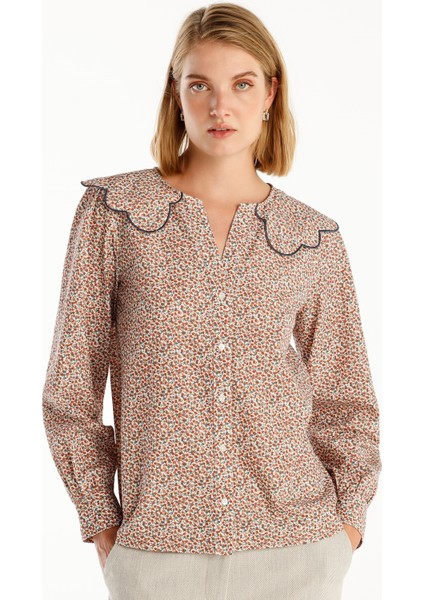 Yaka Detaylı Gömlek