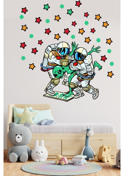 Uzaylı Yakalayan Astronotlar Yıldızlar Duvar Sticker fiyatları
