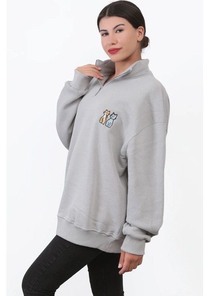 Kadın Oversize Gri Sweatshirt Çift Kedi Nakışlı Dik Yaka Yarım Fermuar Ribanalı Pamuk Karışımlı - 10003 fiyatları
