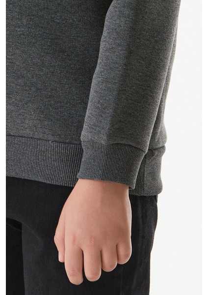 Sırtı Baskılı Bisiklet Yaka Erkek Çocuk Sweatshirt