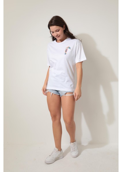 Beyaz Papağan Nakışlı Bisiklet Yaka Oversize Kısa Kollu Kadın T-Shirt- 2422