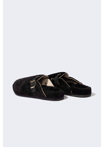 Kadın Düz Taban Toka Detaylı Ev Terliği D3410AX24AU modelleri