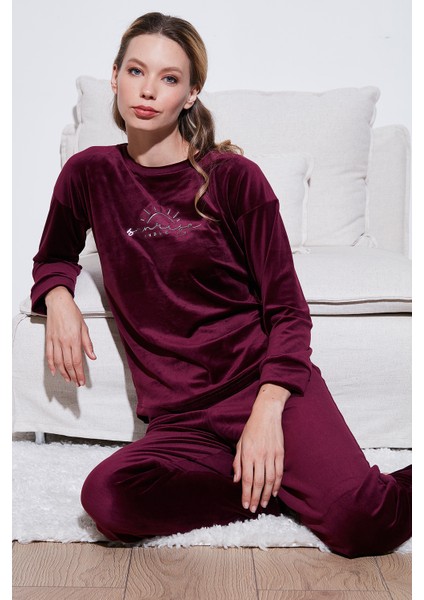 Standart Fit Bisiklet Yaka Yumuşak Kadife Pijama Takımı Bayan Pijama Takımı 6094201 indirimleri