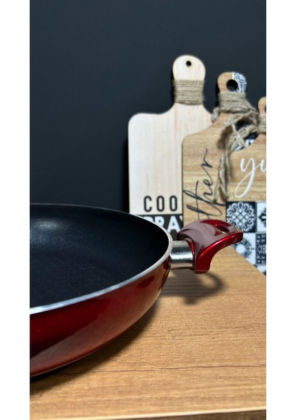 20 cm Çift Kulp Kırmızı Seramik Tava fırsatları