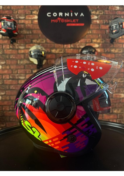 Classy Palm Siyah Kask fırsatları