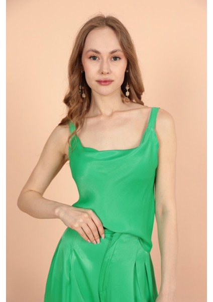 Saten Kumaş Degaje Yaka Kadın Bluz Yeşil fırsatları