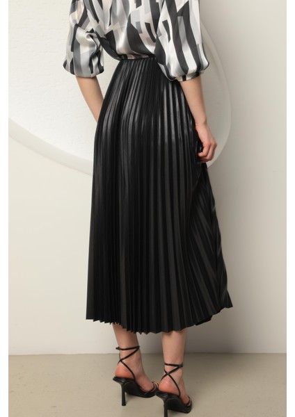 Örme Kumaş Kadın Piliseli Etek Siyah fiyatları