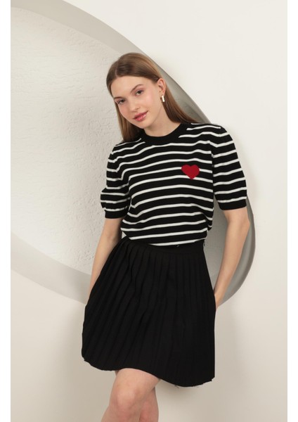 Triko Çizgili Kalp Desenli Kısa Kol Kadın Bluz Siyah