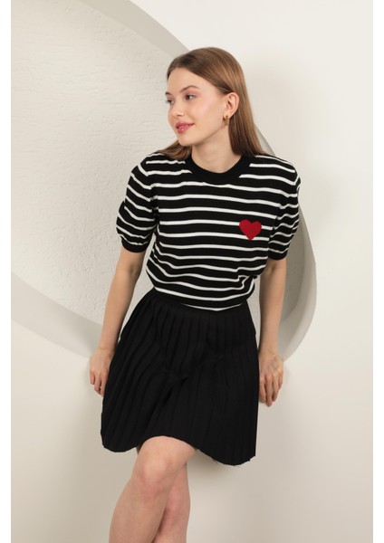 Triko Çizgili Kalp Desenli Kısa Kol Kadın Bluz Siyah fiyatları